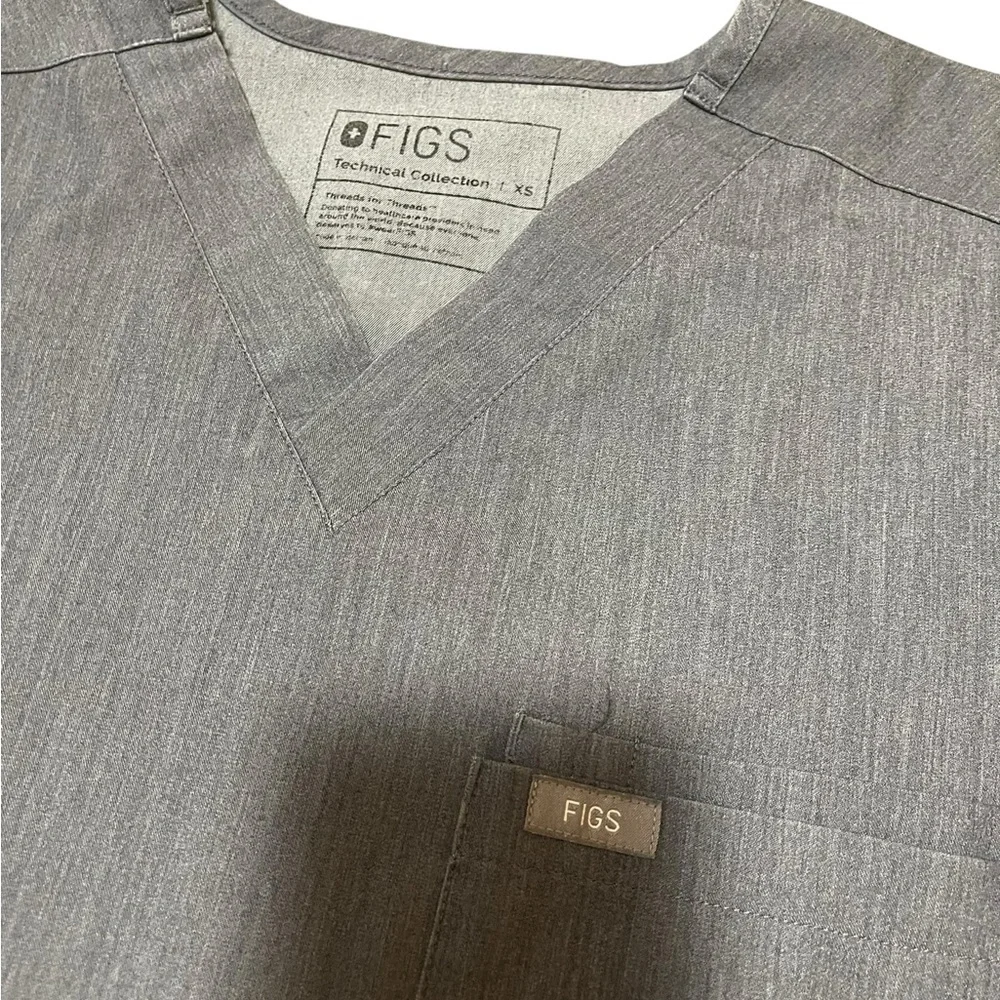 💙BUNDLE Figs Charcoal V-Neck Scrub Top - Picture 9 of 12